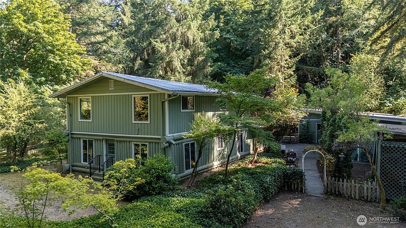 2nd image of 3033 28th Avenue NW