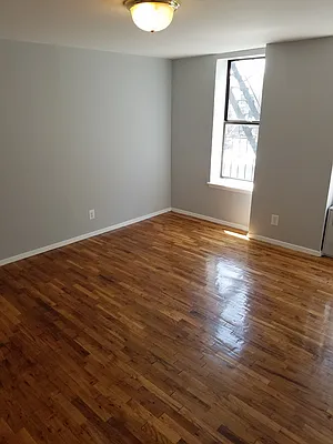 Rented by Bruma Realty LLC | media 8