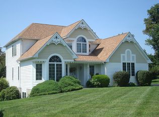68 Highland Ct, Fishkill, NY 12524