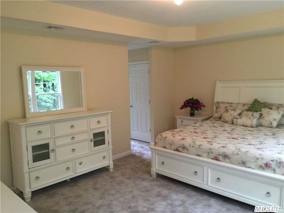 2nd image of 19 Excalibur Ln
