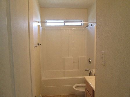 4th image of 419 Brittney Way APT D