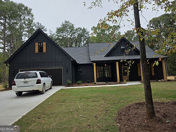2nd image of 440 Bob Thomas Rd