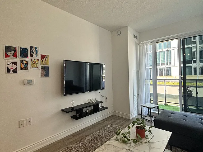 9608 Yonge St #303 — Photo 6