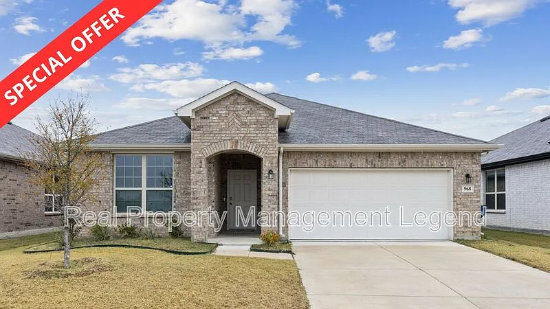 968 Ravenwood Ln