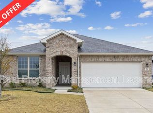 968 Ravenwood Ln, Van Alstyne, TX 75495
