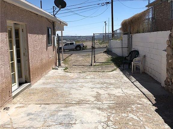 3rd image of 2109 San Diego Ave