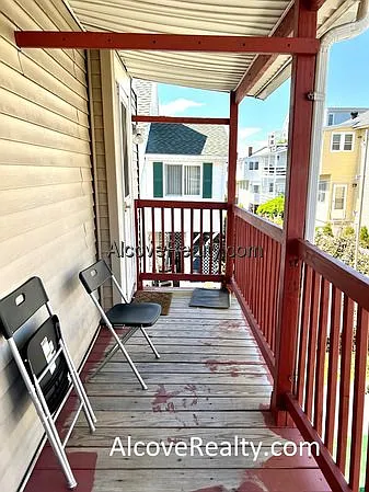 Sterling St — Photo 17