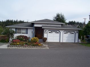 1006 Bayshore Dr, Camano Island, WA 98282