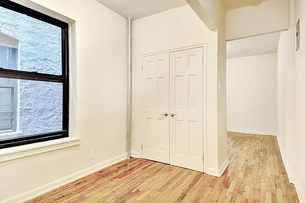 Rented by Nest Seekers International | media 36