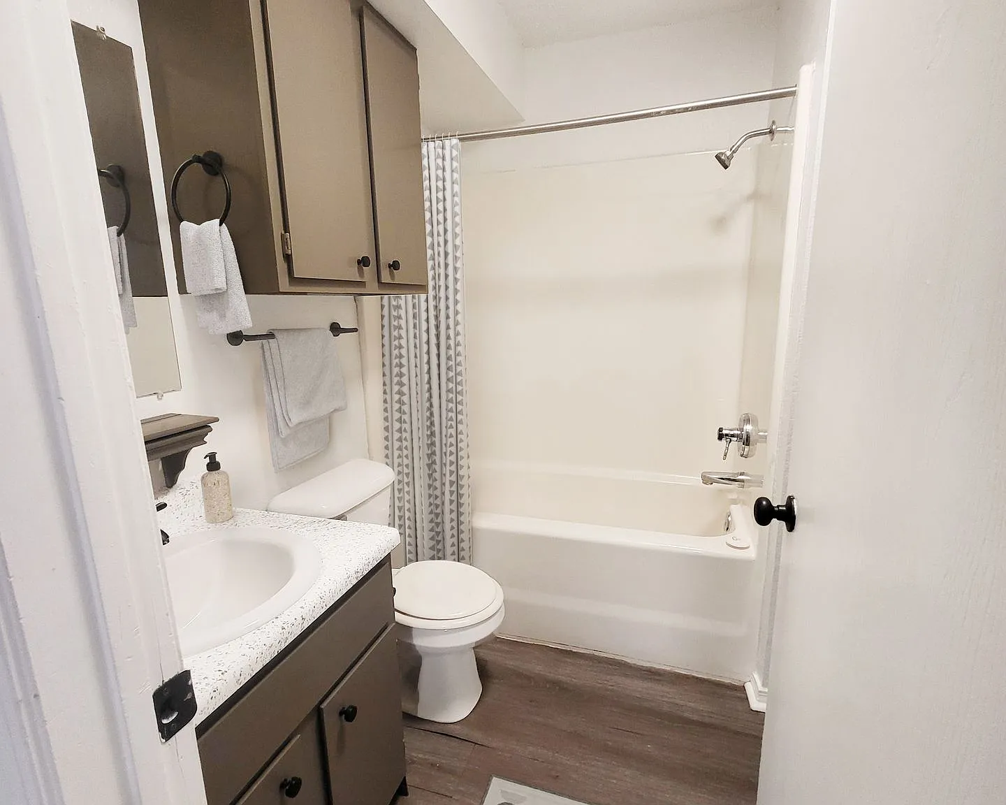 Crown Ridge Apartments — Photo 4