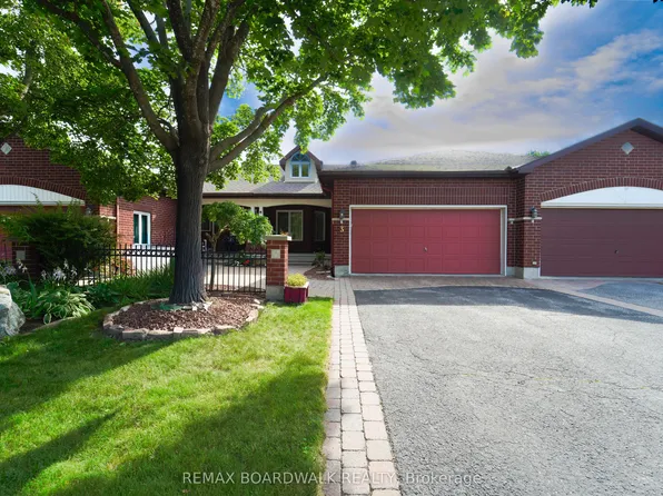 3 Coulson Ct, Ottawa, ON K2K 2X8