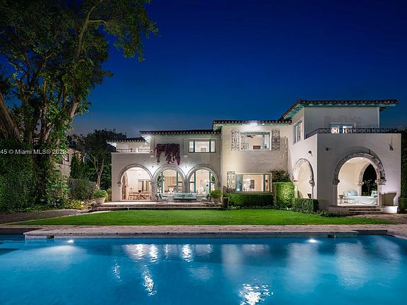 3rd image of 3681 Flamingo Dr
