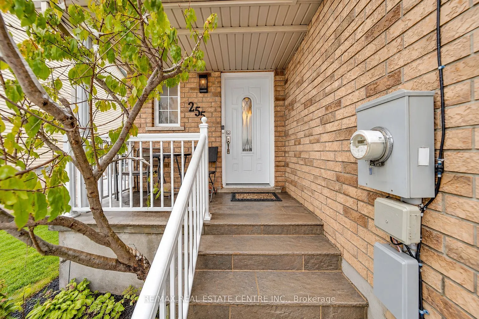 3 bed, $2,699 — Photo 2