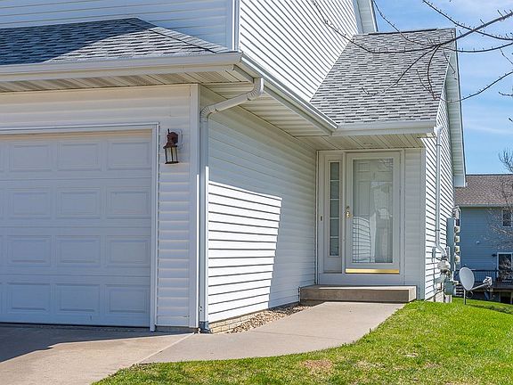 2nd image of 2665 Ridgeview Way