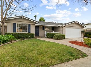900 Plymouth Dr, Gilroy, CA 95020
