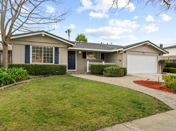 900 Plymouth Dr, Gilroy, CA 95020
