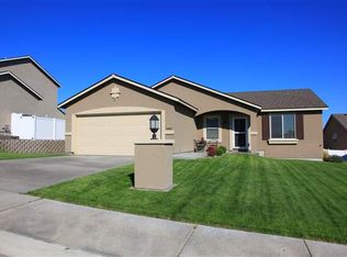 3209 Calder Ln, Pasco, WA 99301