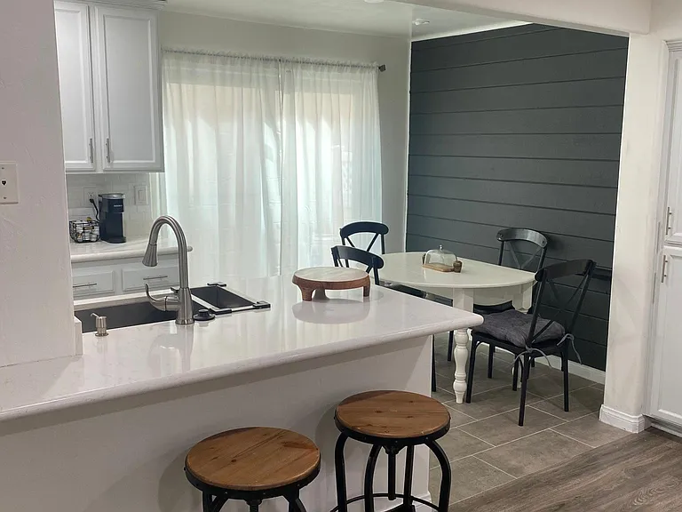 Cozy Kitchen for morning coffee, working or to cook gourmet meal