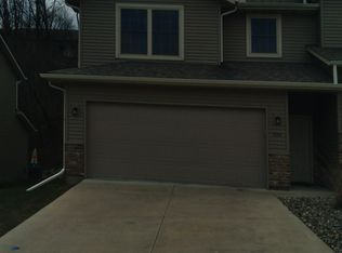 722 6th St, Moline, IL 61265