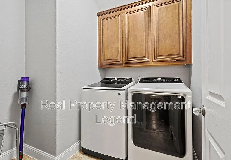1451 Cedar Hollow Dr — Photo 30