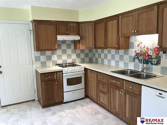 4th image of 502 N Park Dr