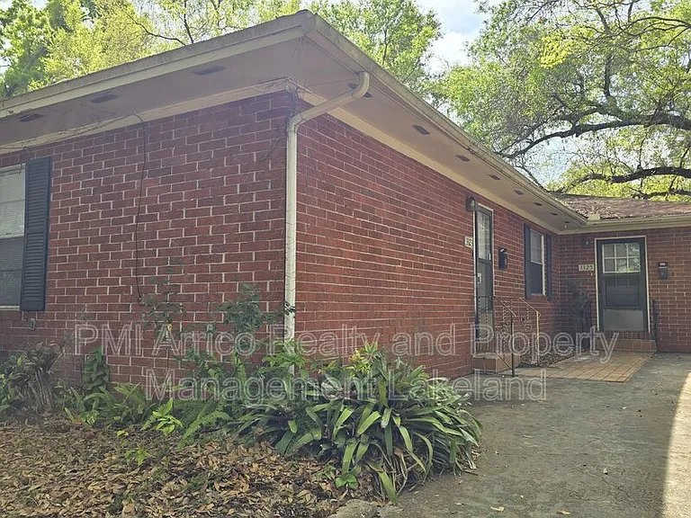 3323 S Polk Ave — Photo 1