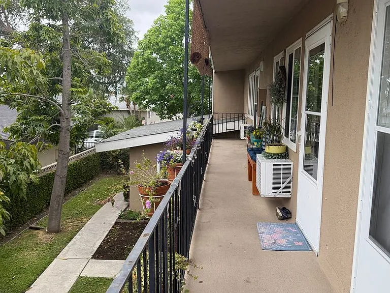 2119 E Westport Dr #7 — Photo 16