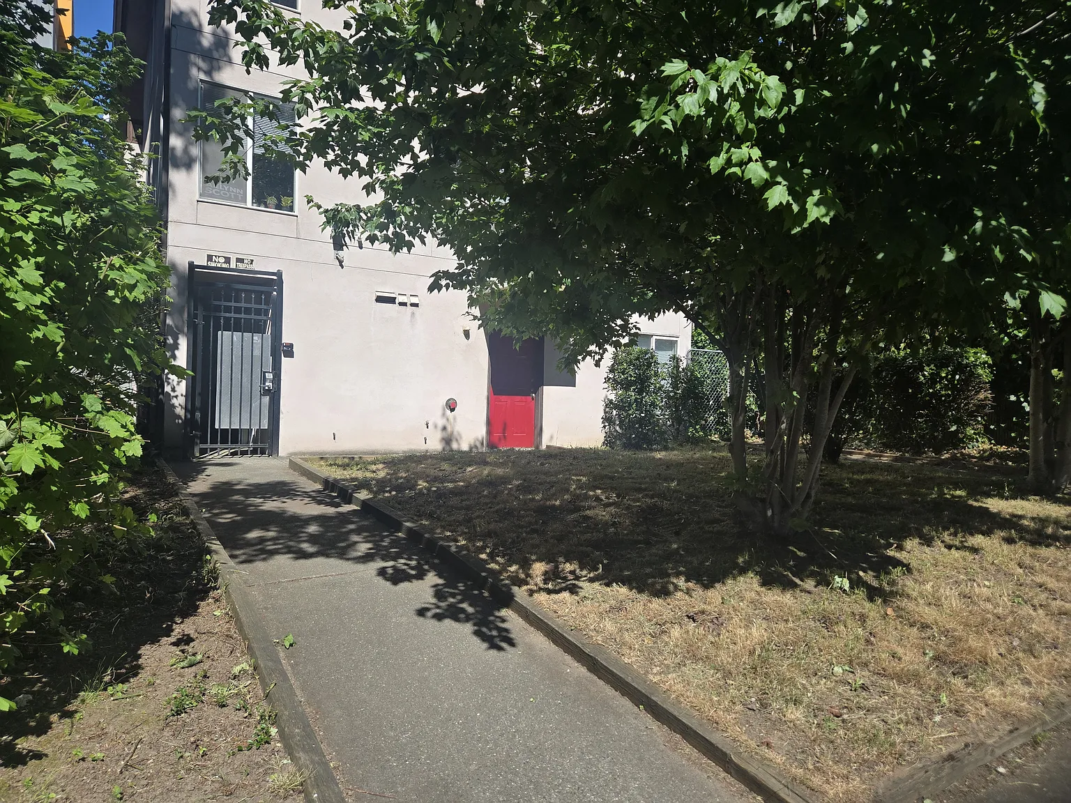 2 bed, 700 sqft, $2,000 — Photo 1