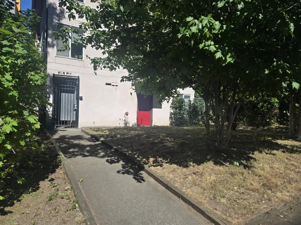 4235 11th Ave NE, Seattle, WA