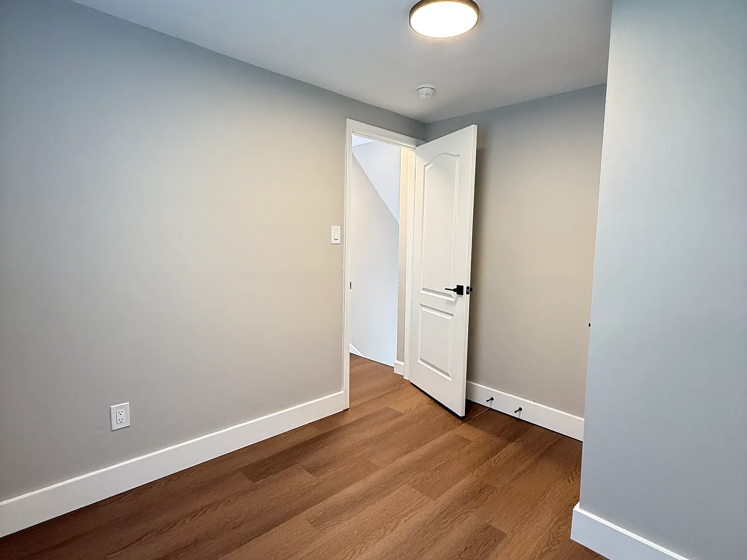 3 bed, 1.5 bath, 1000 sqft, $2,600 — Photo 3