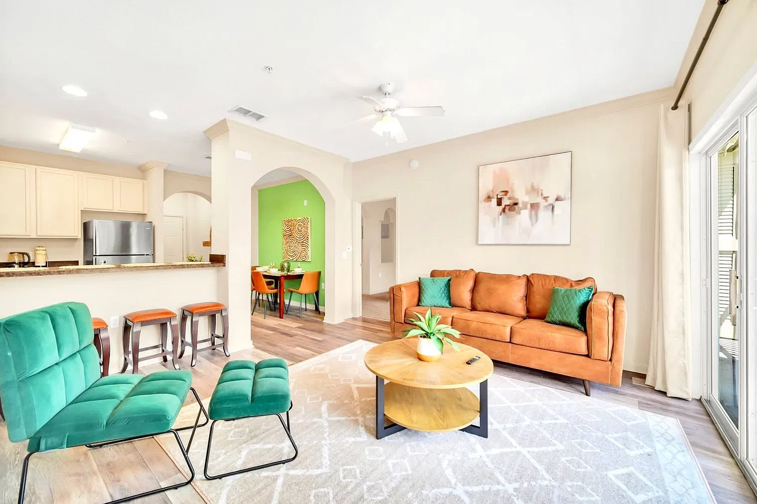 3 bed, 2.0 bath, 1280 sqft, $3,682 — Photo 3