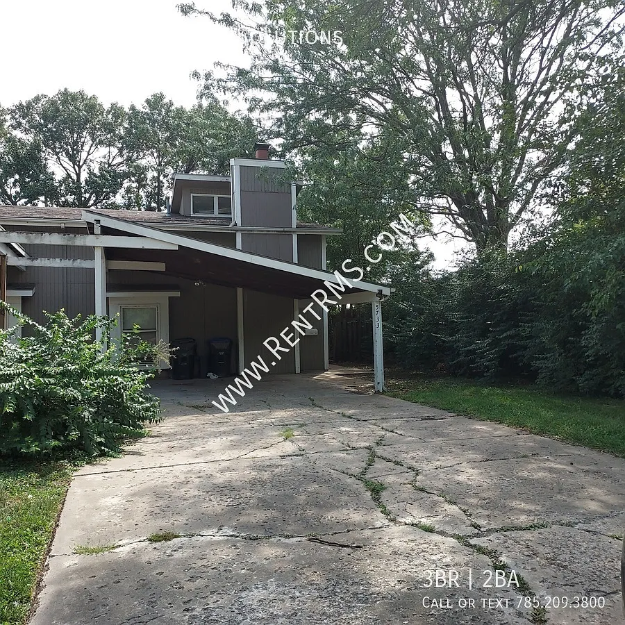 Building Photo - 5733 SW 20th St