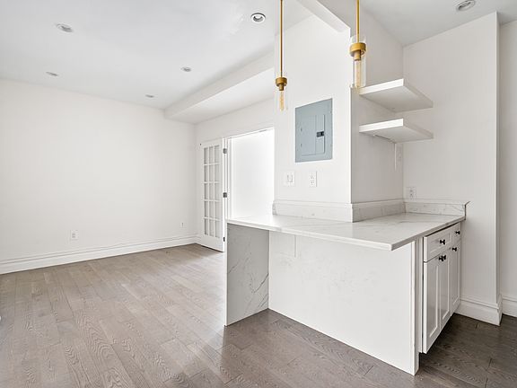 4th image of 18 Avenue A #2K
