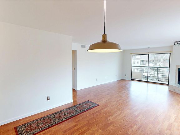 3rd image of 30450 Orchard Lake Rd Unit 73