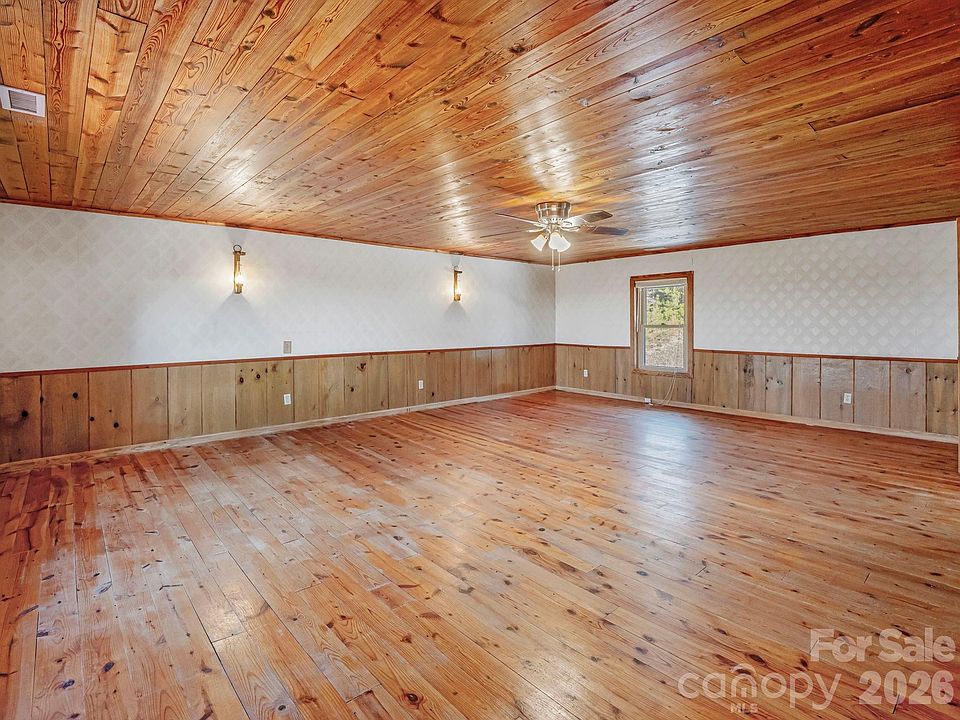 16th image of 156 Carpenters Knob Dr