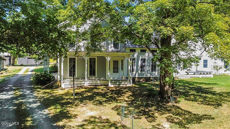 3rd image of 167 Oak Hill Road