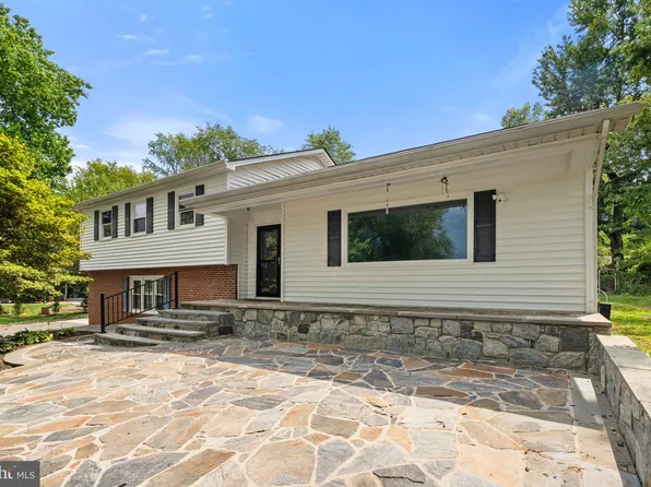 9851 Flint Rock Rd, Manassas, VA 20112