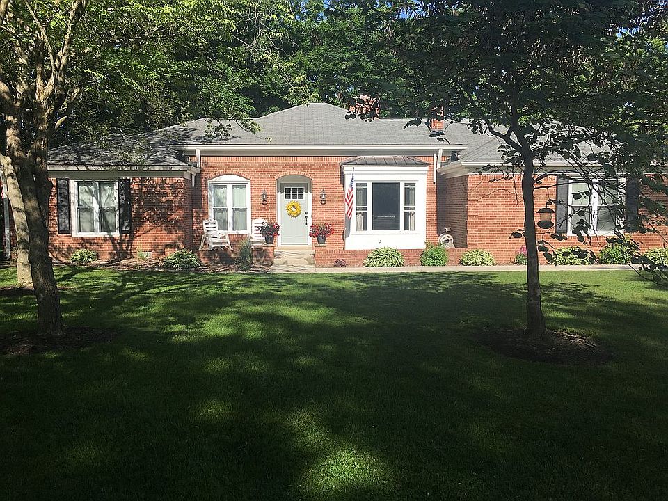 1st image of 983 N Twin Oaks Dr