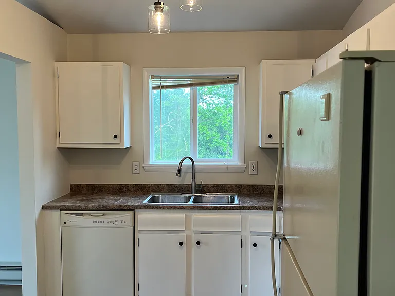 44 Suncrest Dr #2 — Photo 12