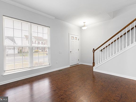 3rd image of 413 Janets Way