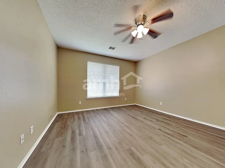 2821 Bentridge Dr — Photo 17
