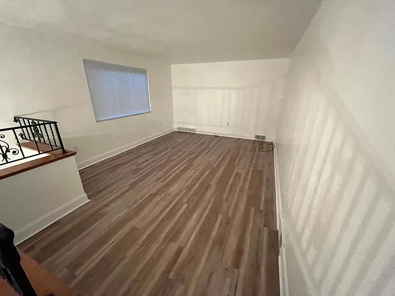 1132 Leishman Ave — Photo 3