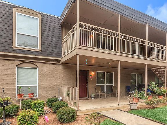 2nd image of 1004 Allena Dr APT 23