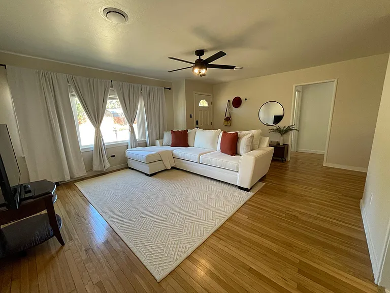 51 N Court Rd — Photo 12