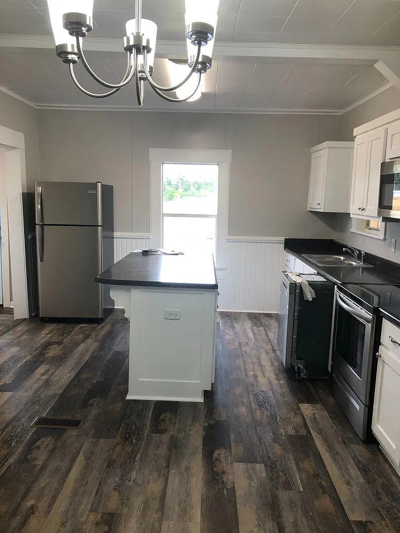 2 bed, 950 sqft, $1,295 — Photo 3