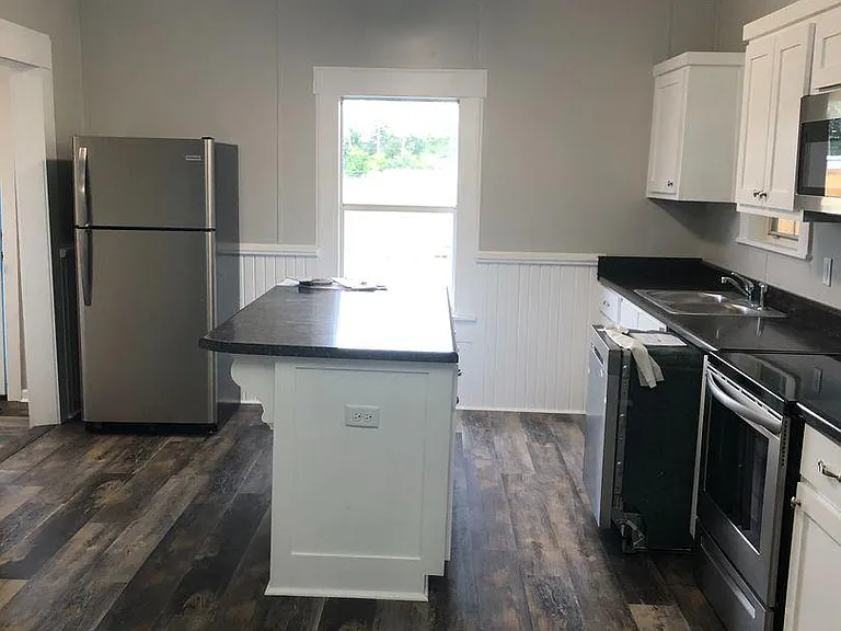 2420 E Central Ave — Photo 3