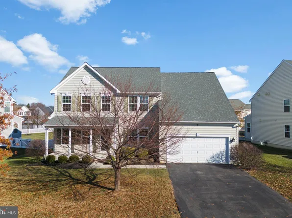 18234 Misty Acres Dr, Hagerstown, MD 21740