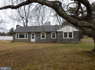 628 Williamsburg Dr, Broomall, PA 19008