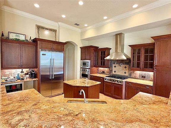 3rd image of 6717 SW 179th Avenue Rd