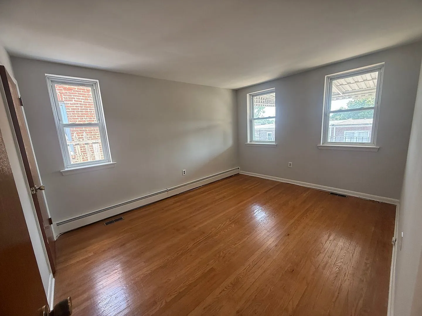 Spacious 3BR Condo in Bryn Mawr — Photo 3